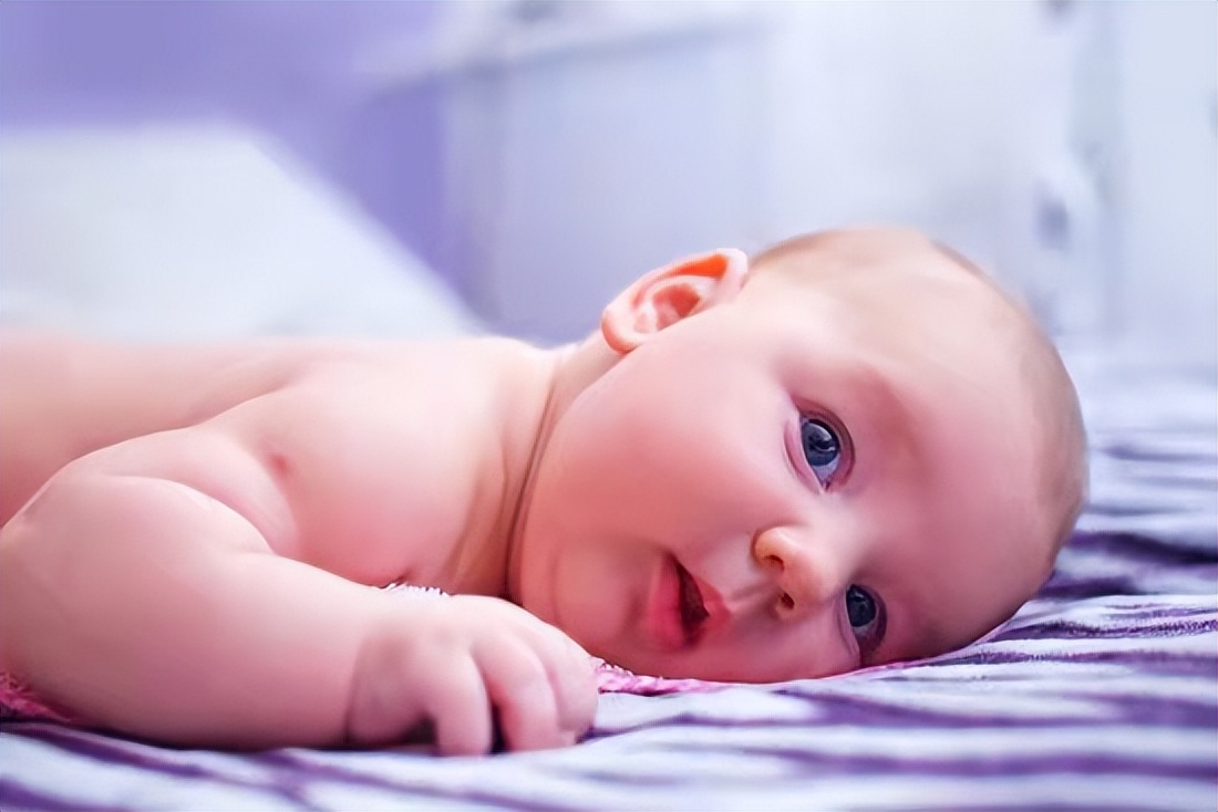 喂母乳還是配方奶粉？原來差別這么大